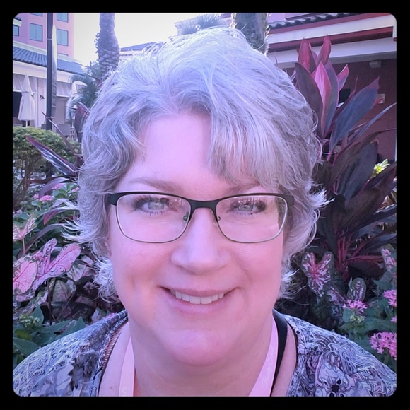 Meet your Posher, Christine - Picture 3 of 4